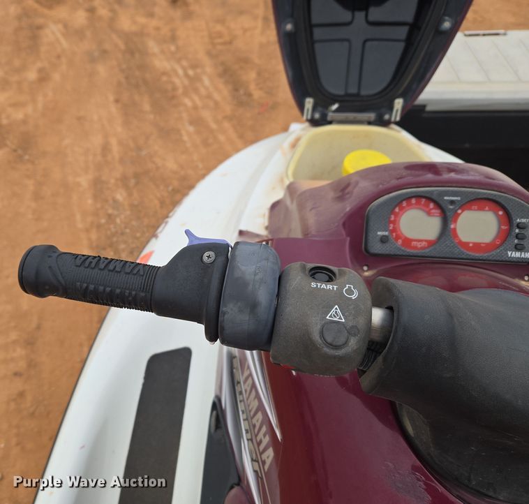 image for item ET1172 2000 YAMA GP760Y (2) personal watercrafts