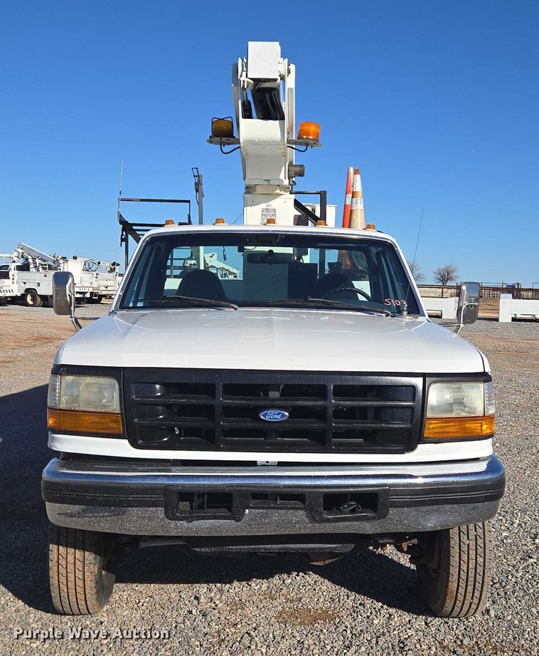 image for item ET1266 1997 Ford F350 bucket truck