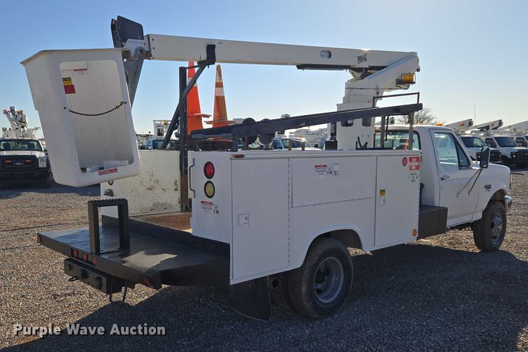 image for item ET1266 1997 Ford F350 bucket truck