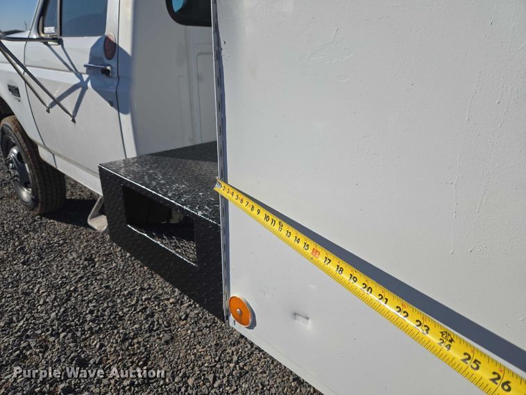 image for item ET1266 1997 Ford F350 bucket truck