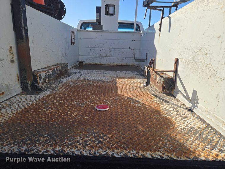 image for item ET1266 1997 Ford F350 bucket truck