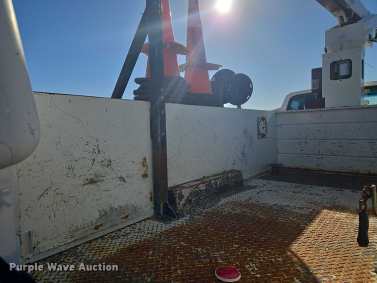 image for item ET1266 1997 Ford F350 bucket truck