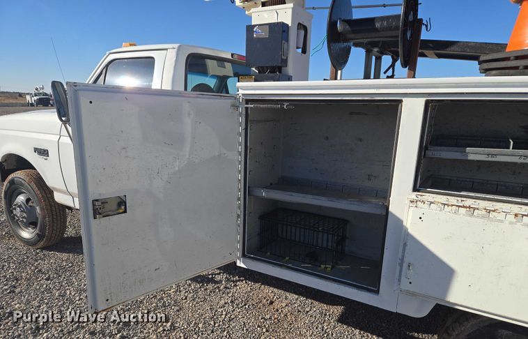 image for item ET1266 1997 Ford F350 bucket truck