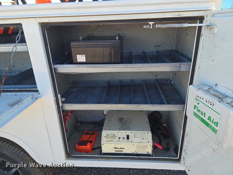 image for item ET1266 1997 Ford F350 bucket truck