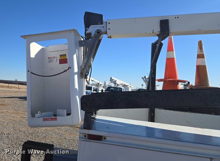 image for item ET1266 1997 Ford F350 bucket truck