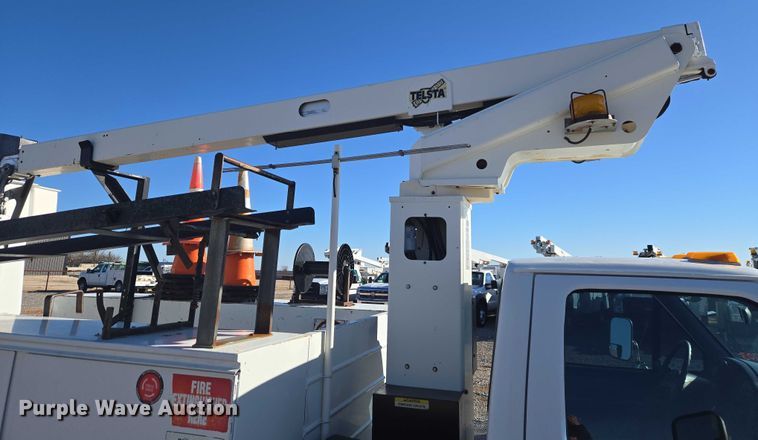 image for item ET1266 1997 Ford F350 bucket truck