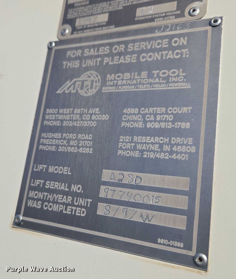 image for item ET1266 1997 Ford F350 bucket truck