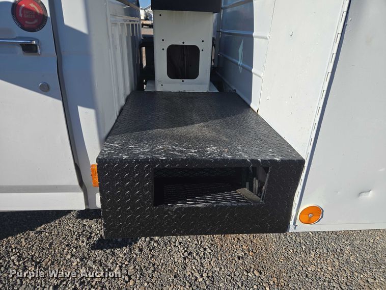 image for item ET1266 1997 Ford F350 bucket truck