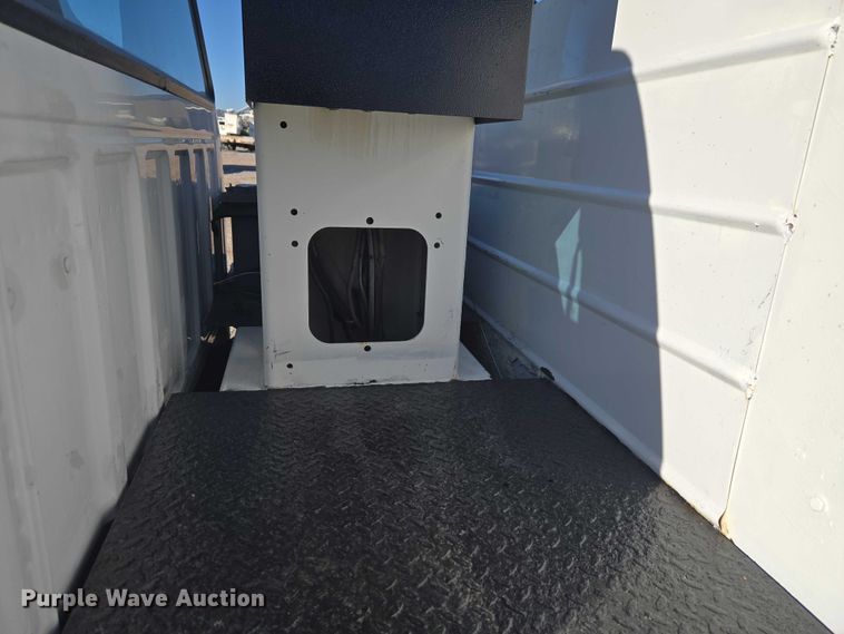 image for item ET1266 1997 Ford F350 bucket truck