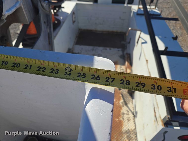 image for item ET1266 1997 Ford F350 bucket truck