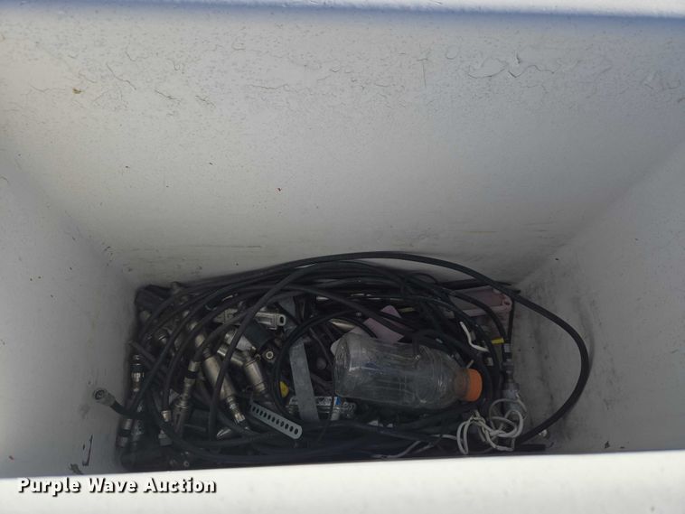 image for item ET1266 1997 Ford F350 bucket truck