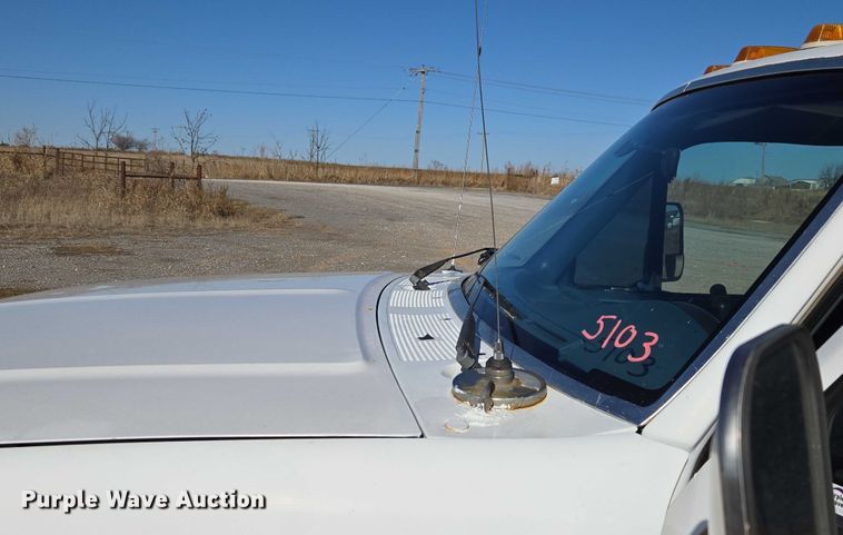 image for item ET1266 1997 Ford F350 bucket truck