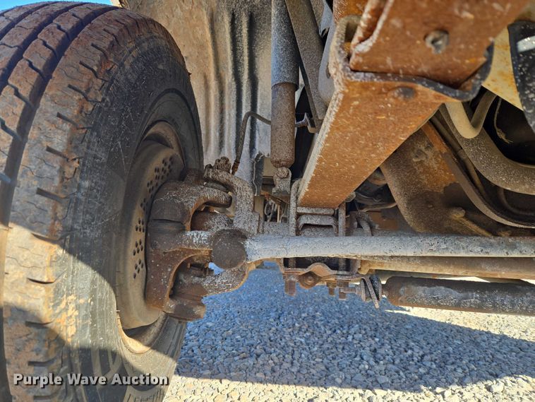 image for item ET1266 1997 Ford F350 bucket truck