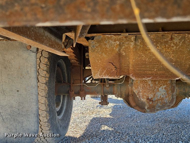 image for item ET1266 1997 Ford F350 bucket truck