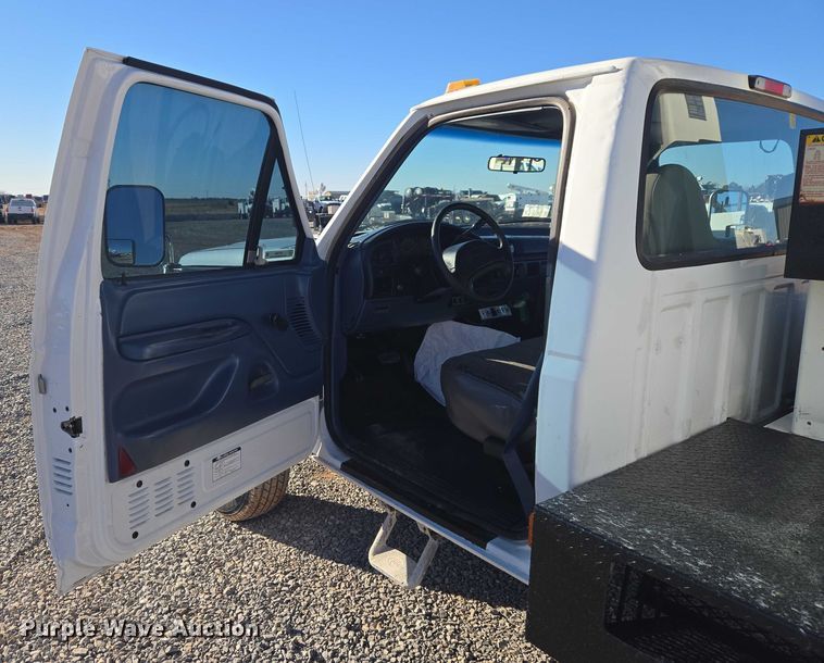 image for item ET1266 1997 Ford F350 bucket truck