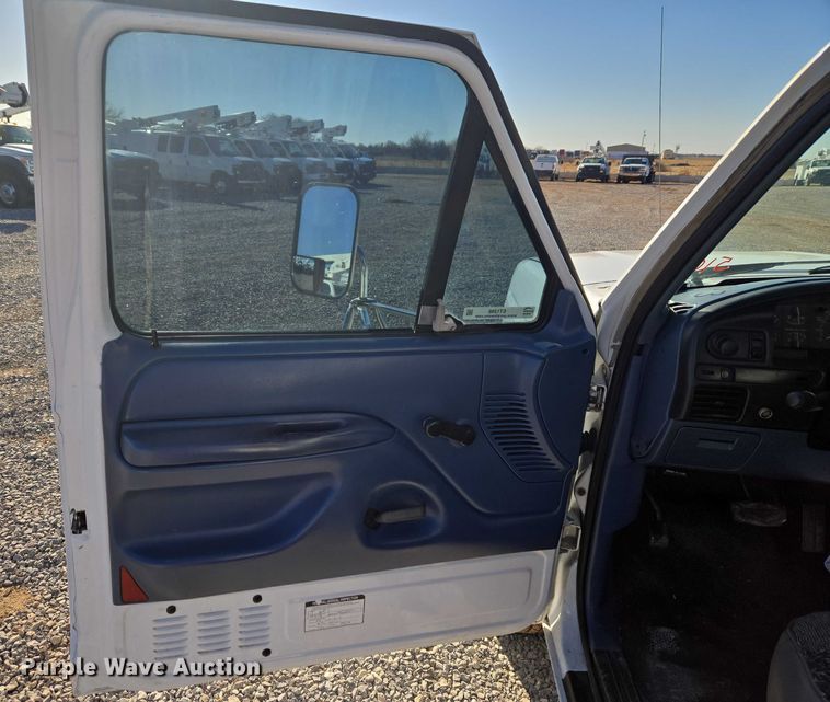 image for item ET1266 1997 Ford F350 bucket truck