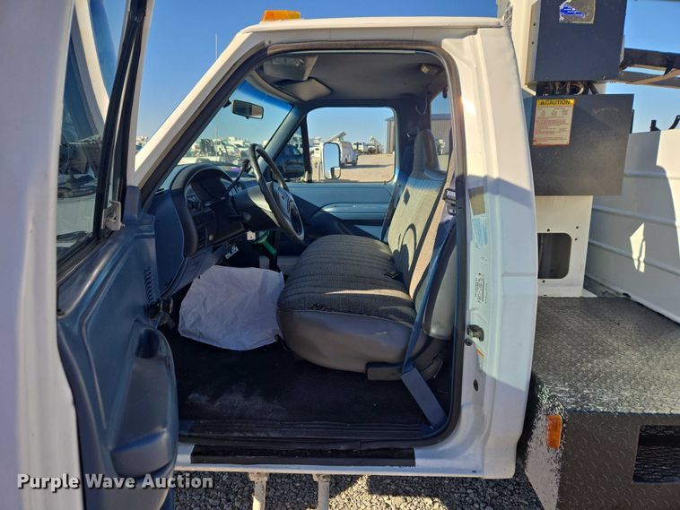 image for item ET1266 1997 Ford F350 bucket truck
