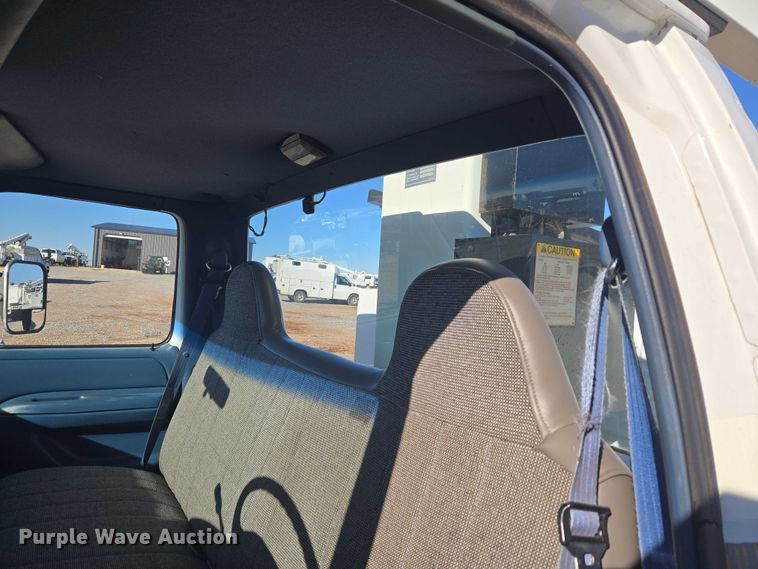 image for item ET1266 1997 Ford F350 bucket truck