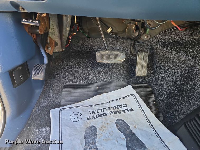 image for item ET1266 1997 Ford F350 bucket truck