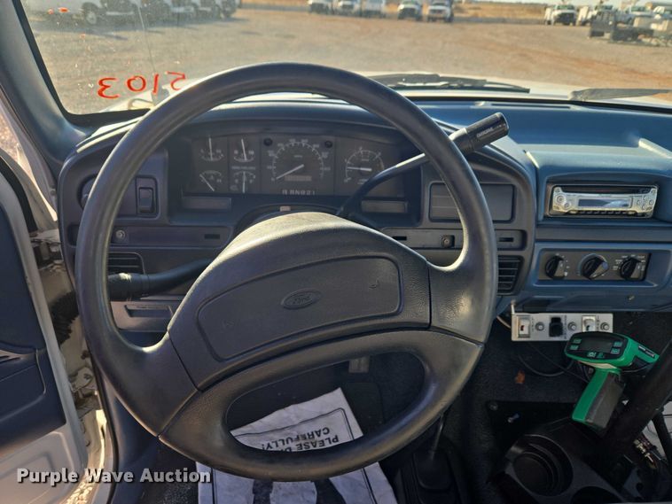 image for item ET1266 1997 Ford F350 bucket truck