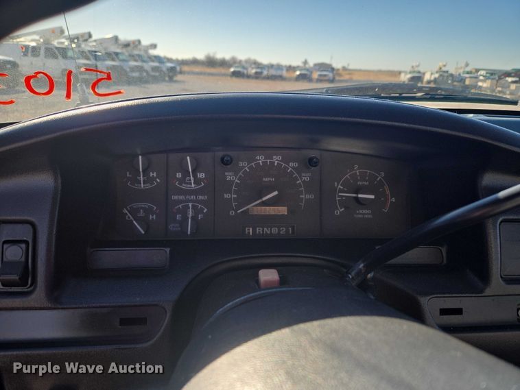 image for item ET1266 1997 Ford F350 bucket truck