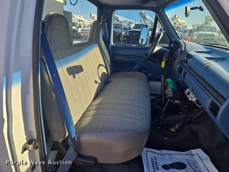 image for item ET1266 1997 Ford F350 bucket truck