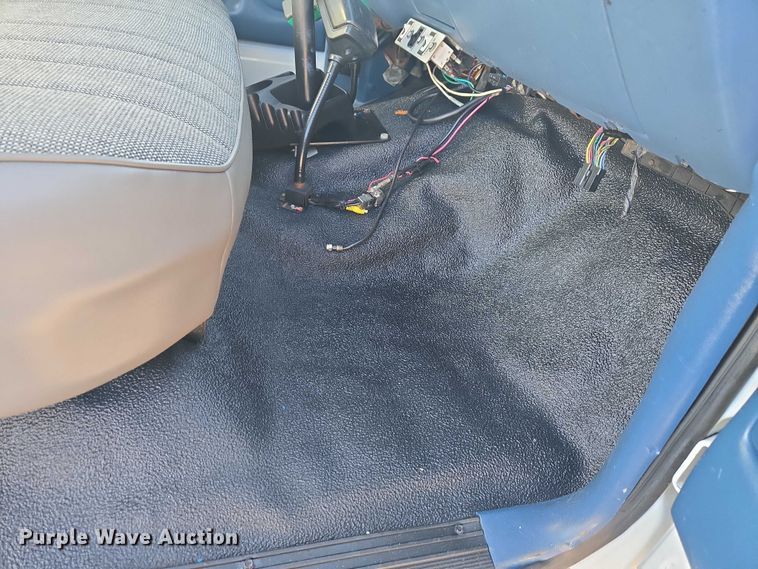 image for item ET1266 1997 Ford F350 bucket truck