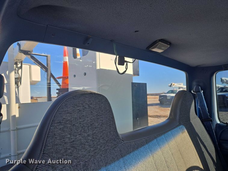 image for item ET1266 1997 Ford F350 bucket truck