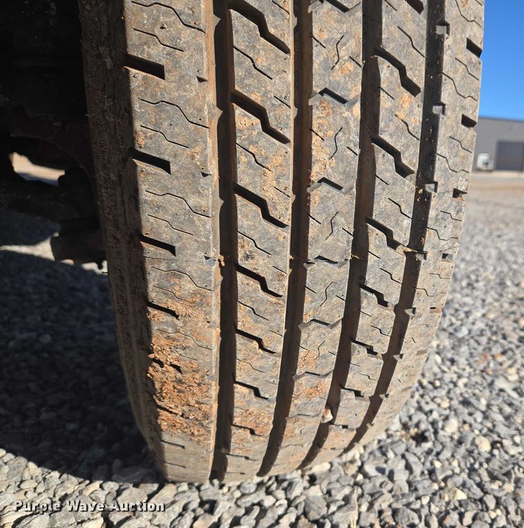 image for item ET1266 1997 Ford F350 bucket truck