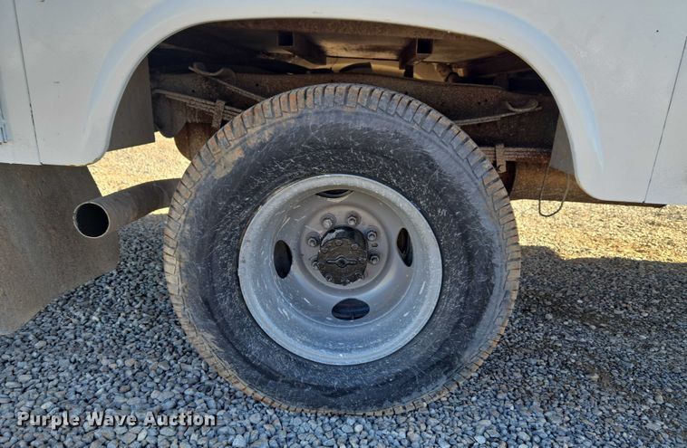 image for item ET1266 1997 Ford F350 bucket truck