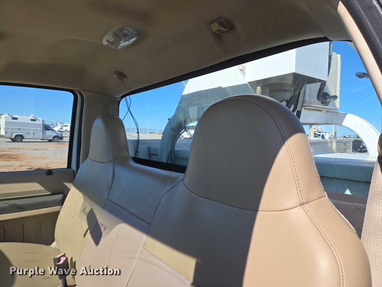 image for item ET1267 2008 Ford F450 bucket truck