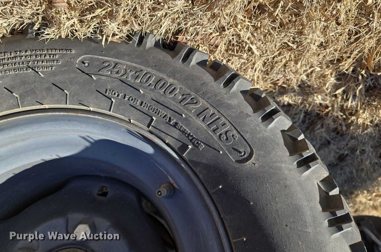 image for item ET1271 2015 Kubota RTV100 utility vehicle