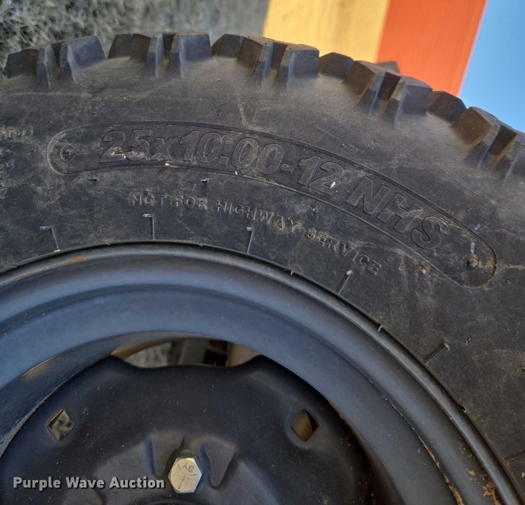 image for item ET1271 2015 Kubota RTV100 utility vehicle