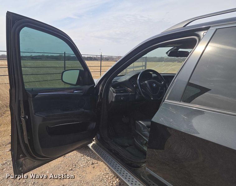 image for item ET1274 2011 BMW X5 SUV