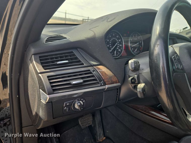 image for item ET1274 2011 BMW X5 SUV