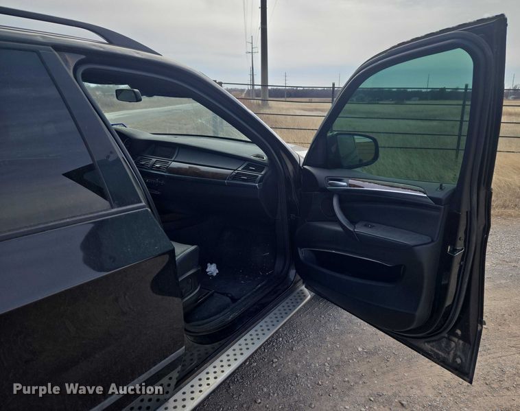 image for item ET1274 2011 BMW X5 SUV