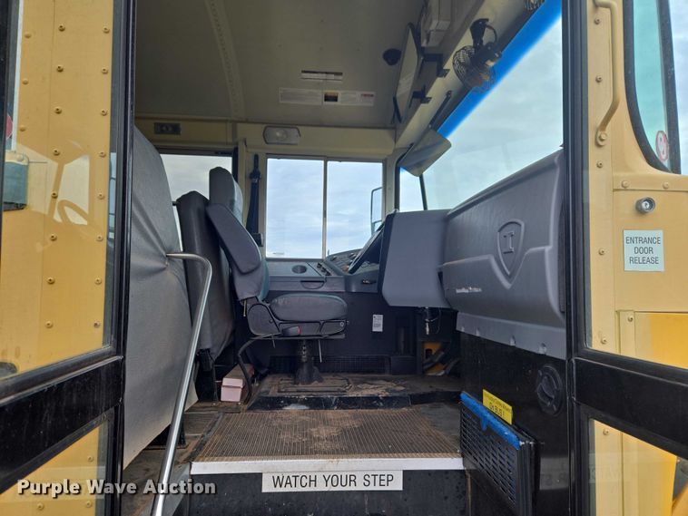 image for item ET1276 2010 IC Bus PB105 school bus