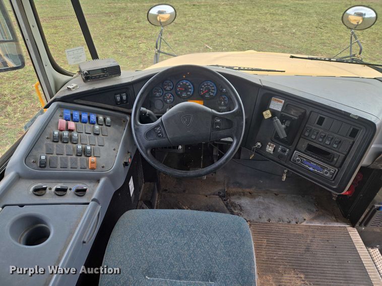 image for item ET1276 2010 IC Bus PB105 school bus