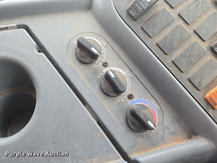 image for item ET1276 2010 IC Bus PB105 school bus