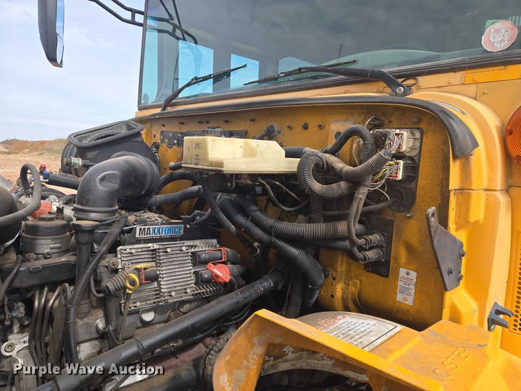 image for item ET1276 2010 IC Bus PB105 school bus