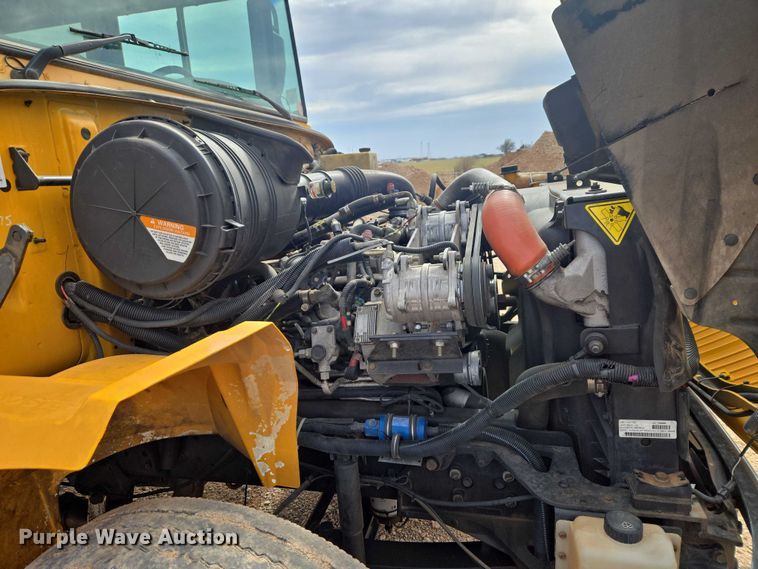 image for item ET1276 2010 IC Bus PB105 school bus