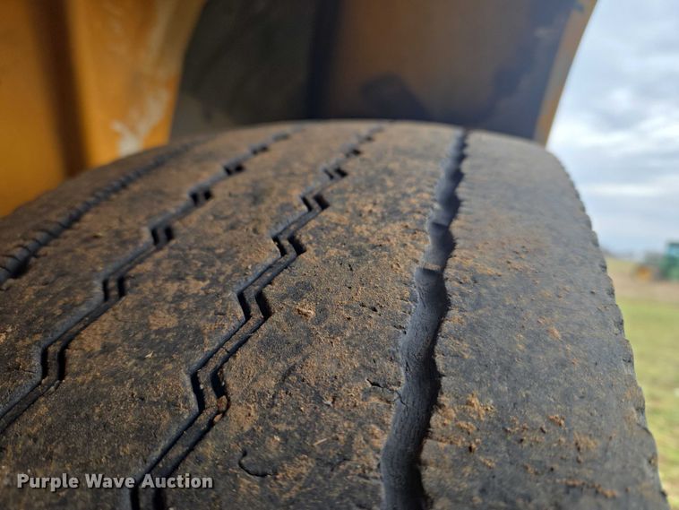 image for item ET1276 2010 IC Bus PB105 school bus