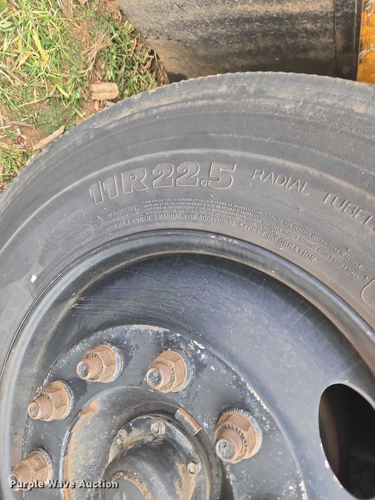 image for item ET1276 2010 IC Bus PB105 school bus