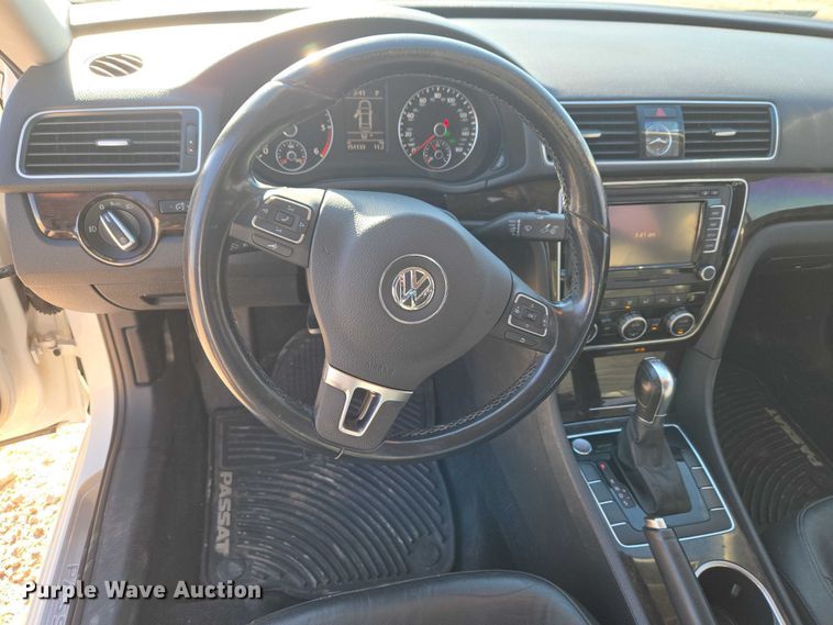 image for item ET1283 2014 Volkswagen Passat 
