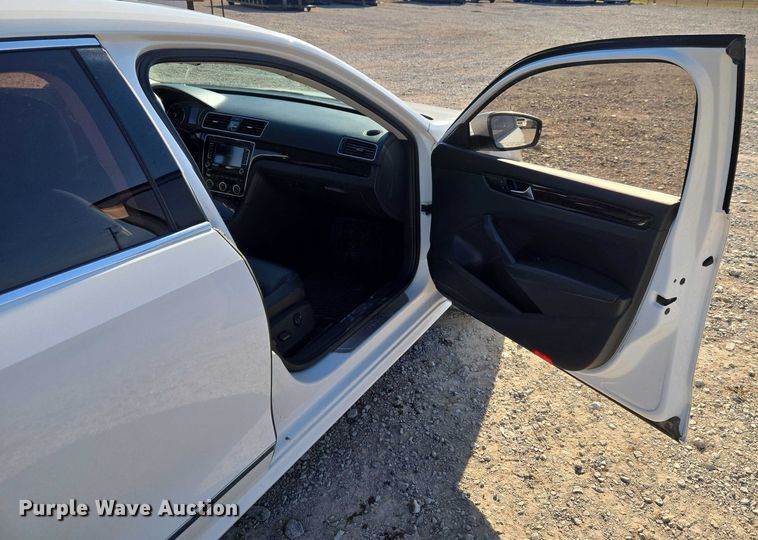 image for item ET1283 2014 Volkswagen Passat 