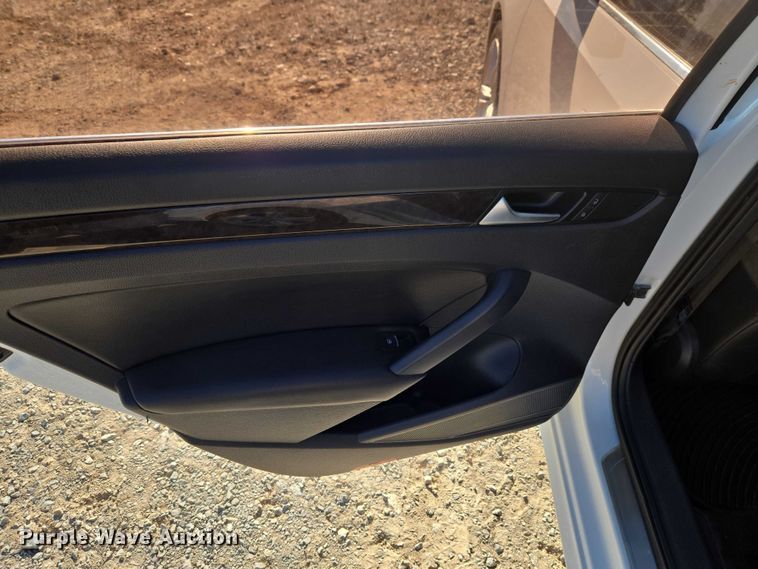 image for item ET1283 2014 Volkswagen Passat 