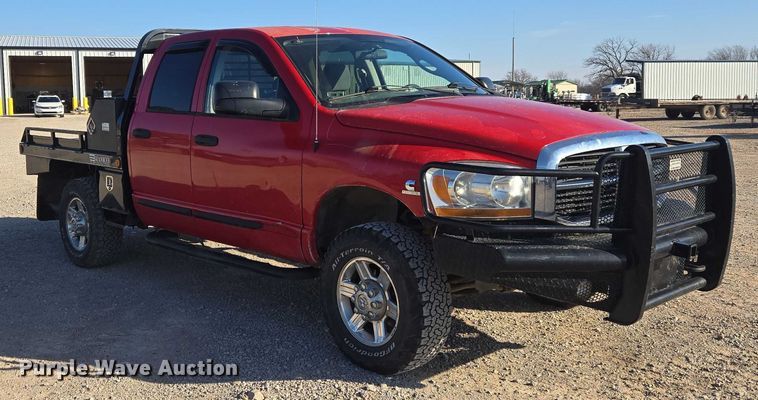 image for item ET1284 2006 Dodge Ram 3500 Ext. Cab flatbed pickup truck