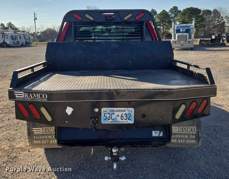 image for item ET1284 2006 Dodge Ram 3500 Ext. Cab flatbed pickup truck