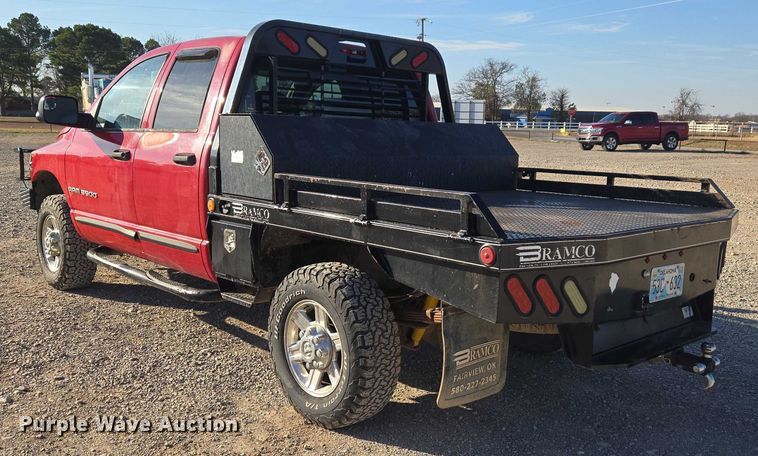 image for item ET1284 2006 Dodge Ram 3500 Ext. Cab flatbed pickup truck