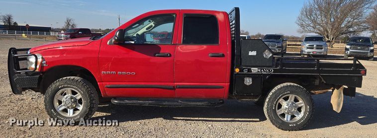 image for item ET1284 2006 Dodge Ram 3500 Ext. Cab flatbed pickup truck